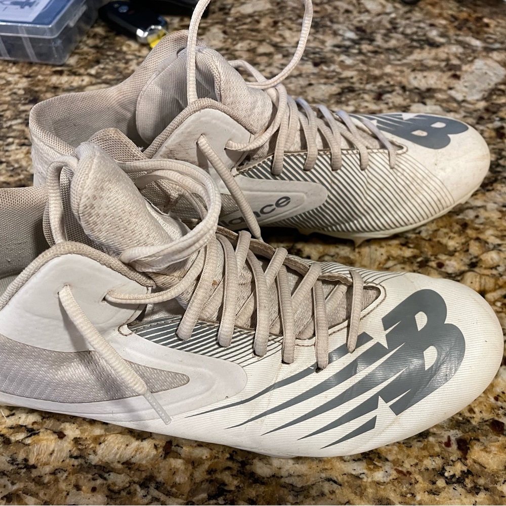 Mens 11M New Balance Cleats